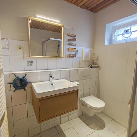 Strandhaus Alte Toepferei Appartement Middelhagen