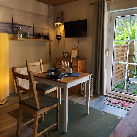 Strandhaus Alte Toepferei Appartement Middelhagen