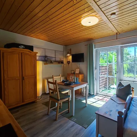 Strandhaus Alte Toepferei Appartement Middelhagen